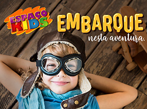 Crianças embarcam no mundo da aviação em oficina infantil gratuita